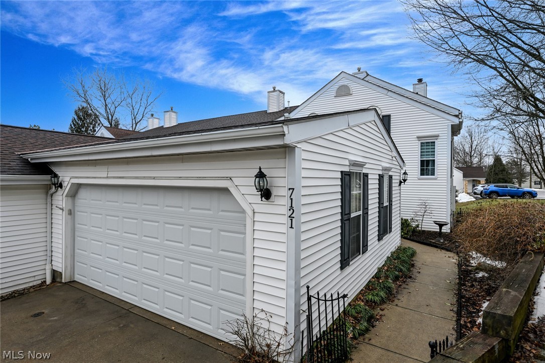 7121 W Cross Creek Trail Brecksville OH 44141