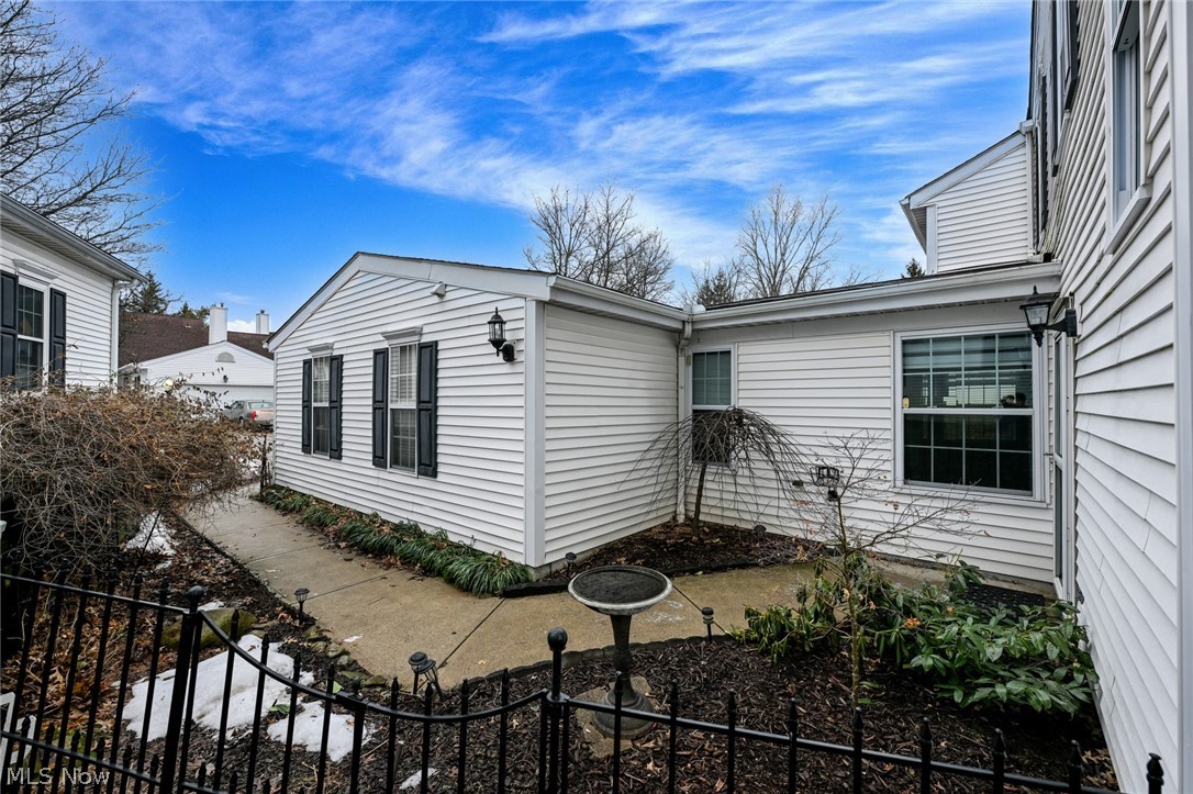 7121 W Cross Creek Trail Brecksville OH 44141