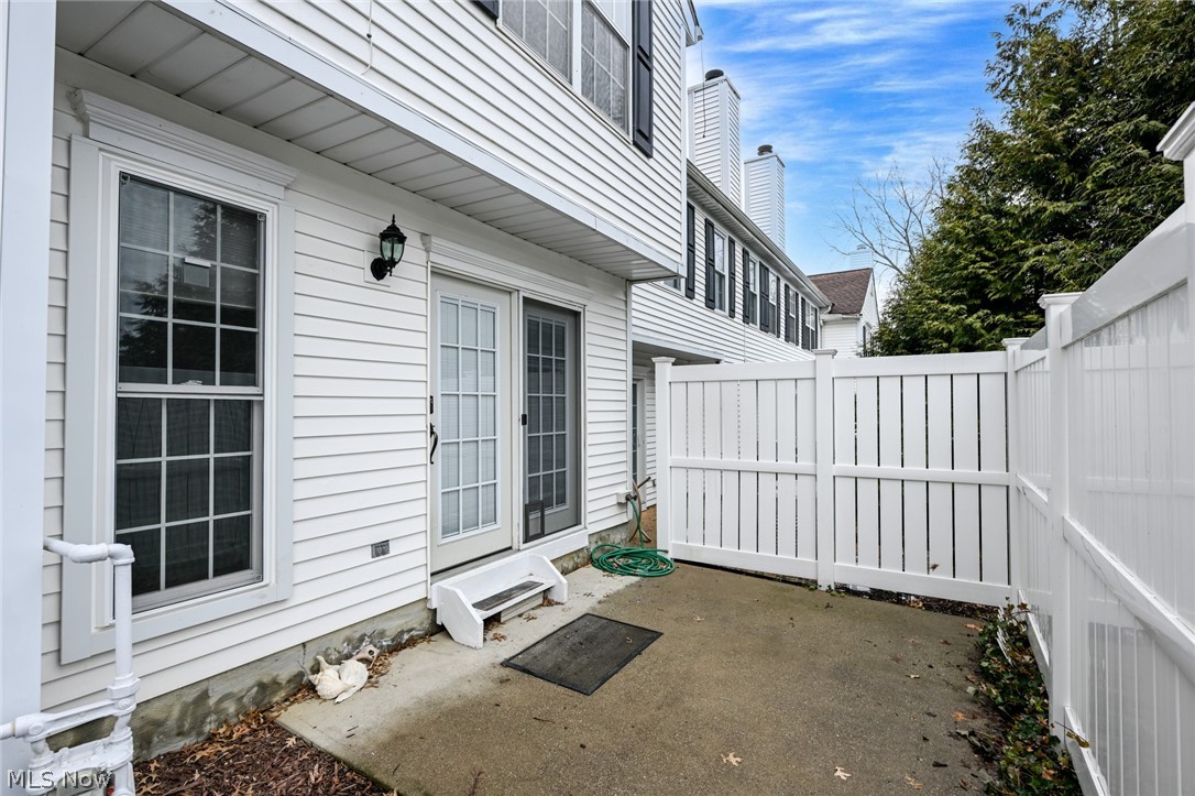 7121 W Cross Creek Trail Brecksville OH 44141