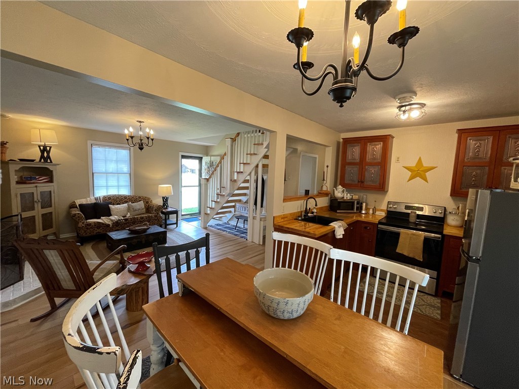 3267 Pinewood New Waterford OH 44445