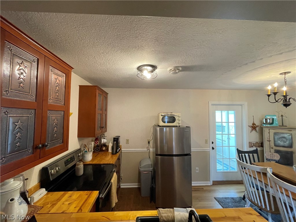 3267 Pinewood New Waterford OH 44445