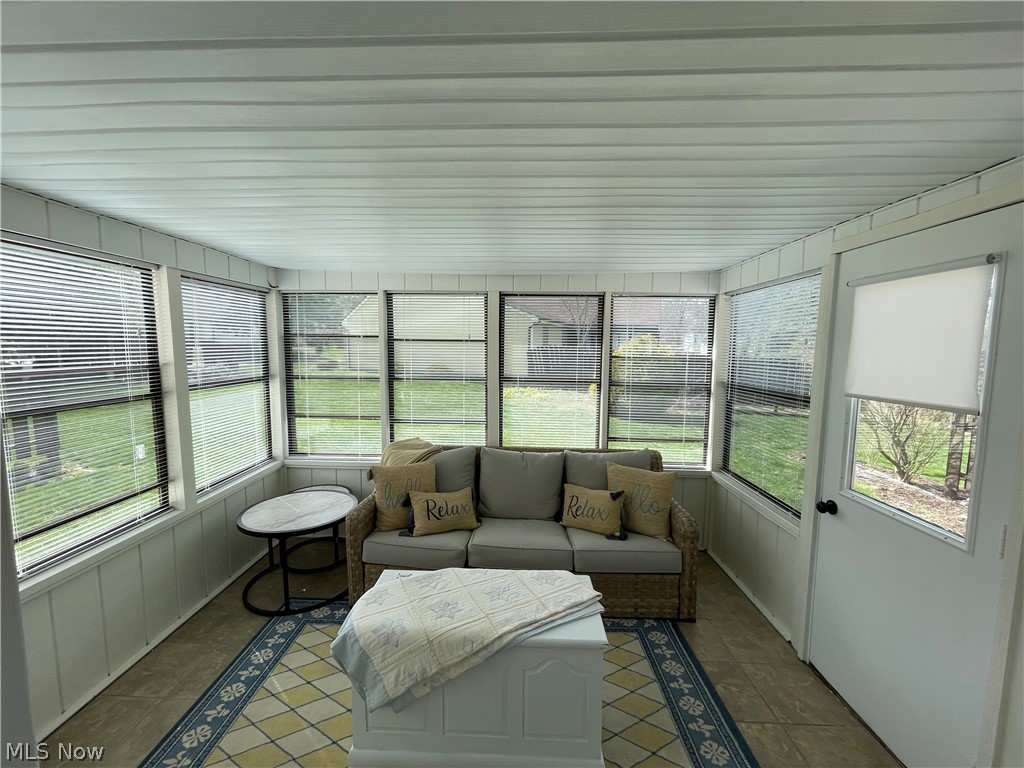 3267 Pinewood New Waterford OH 44445