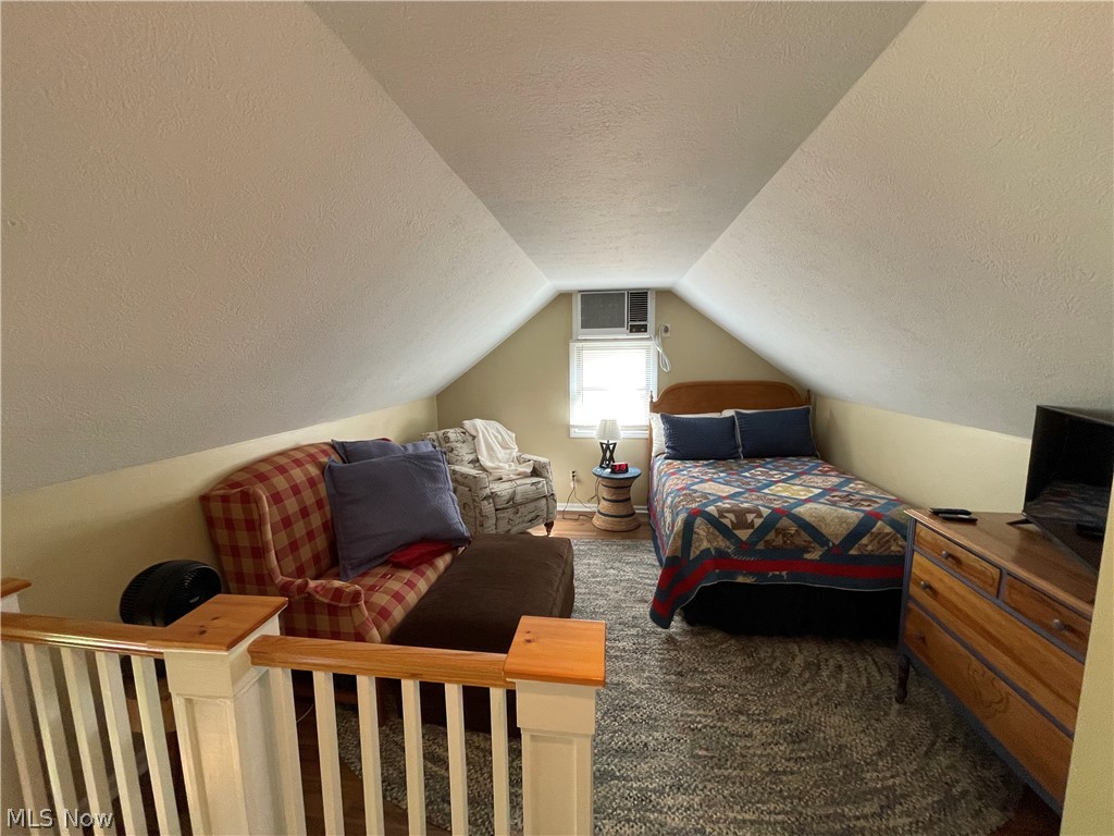 3267 Pinewood New Waterford OH 44445