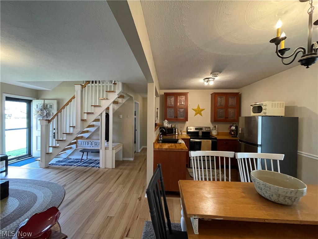 3267 Pinewood New Waterford OH 44445