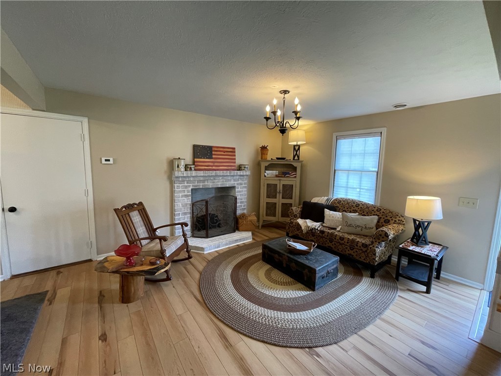 3267 Pinewood New Waterford OH 44445