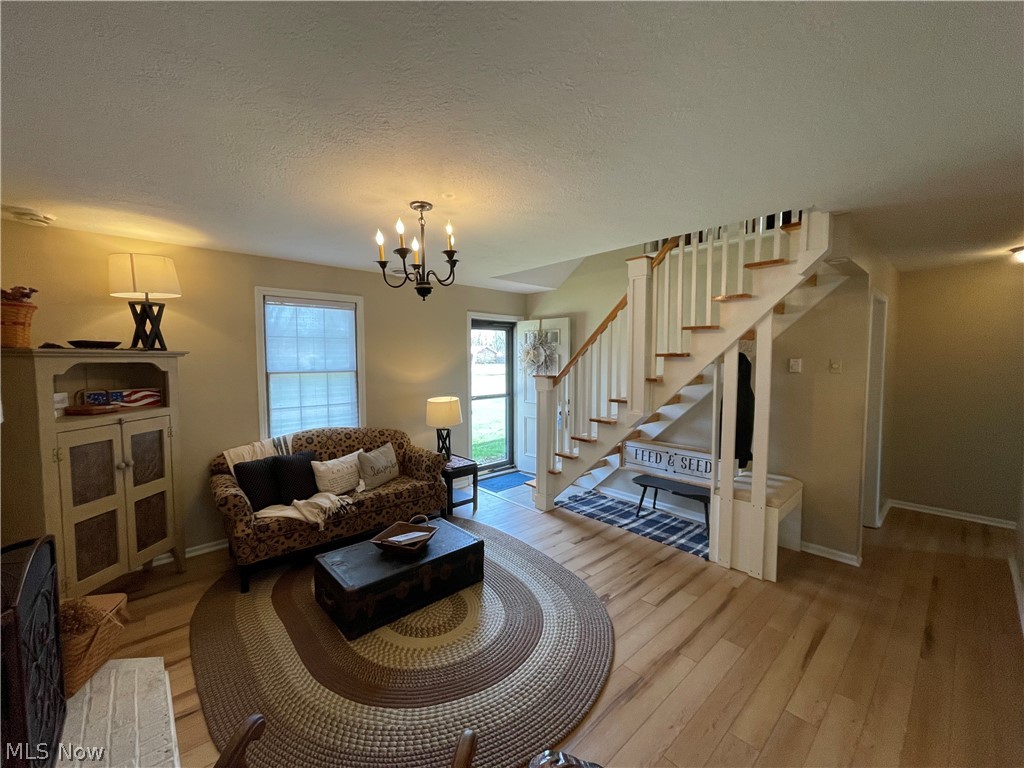 3267 Pinewood New Waterford OH 44445