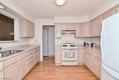 7281 Lilac Court North Olmsted OH 44070