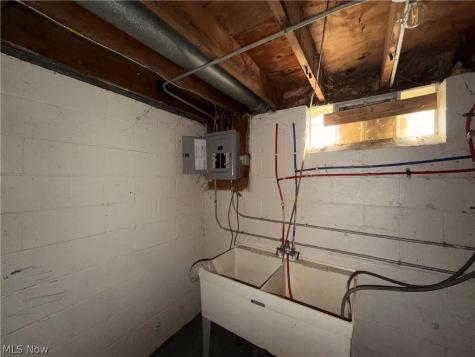 9350 Mount Auburn Avenue Cleveland OH 44104