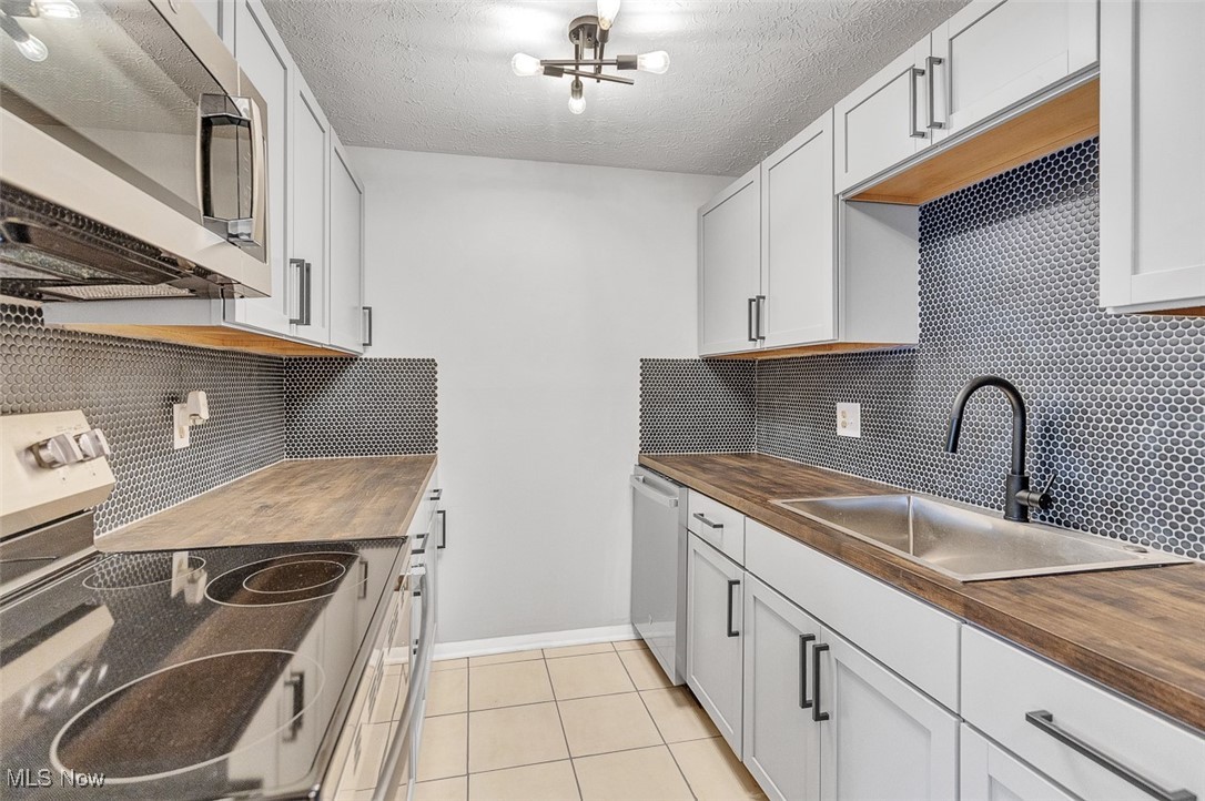 9530 Cove Drive North Royalton OH 44133