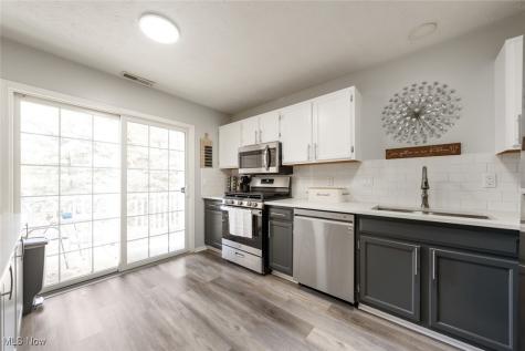 868 Tollis Parkway Broadview Heights OH 44147