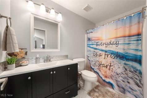 868 Tollis Parkway Broadview Heights OH 44147