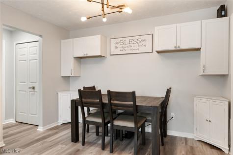 868 Tollis Parkway Broadview Heights OH 44147