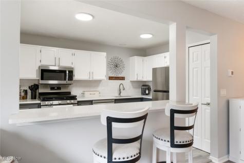 868 Tollis Parkway Broadview Heights OH 44147