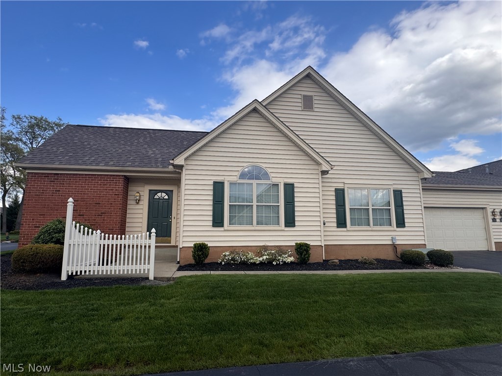 216 Village Court Columbiana OH 44408