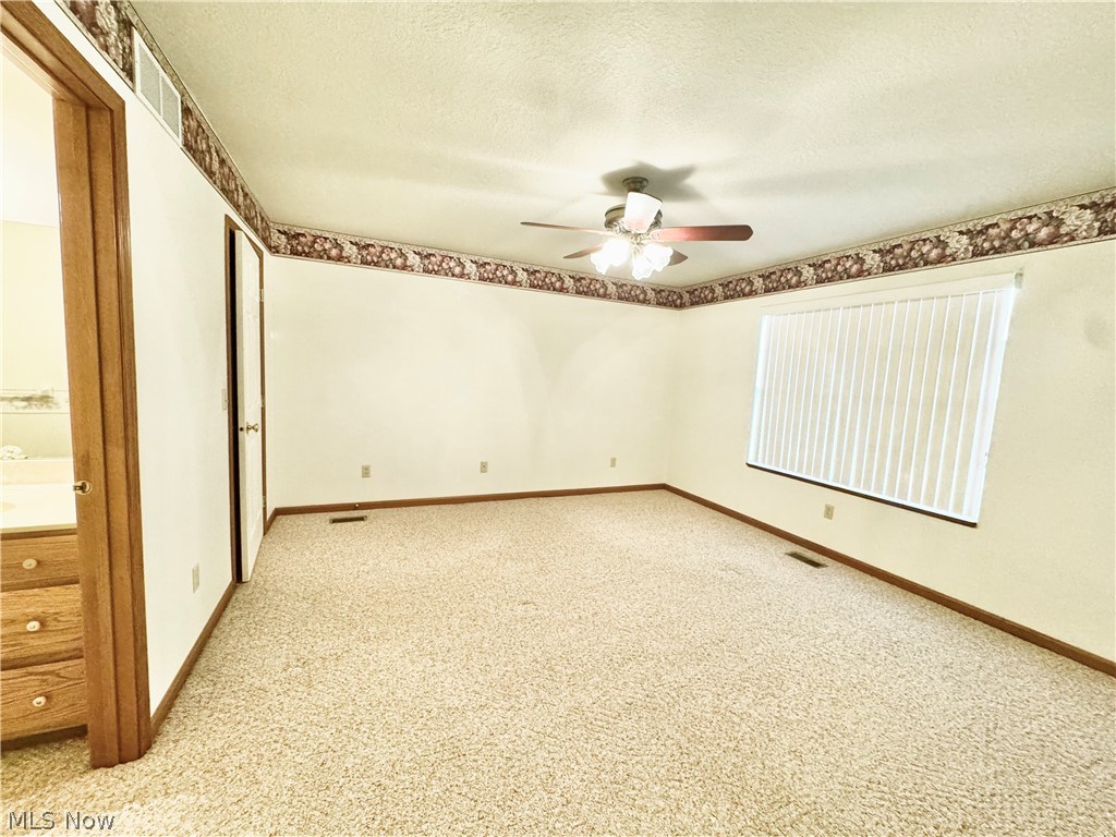 216 Village Court Columbiana OH 44408