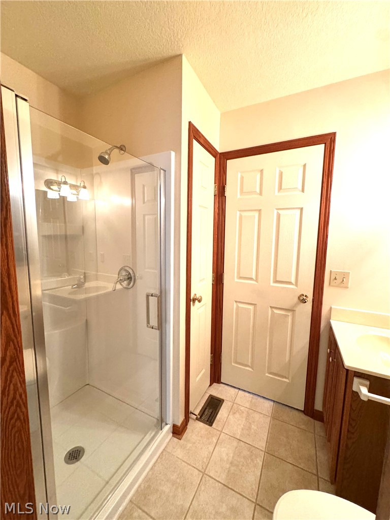 216 Village Court Columbiana OH 44408