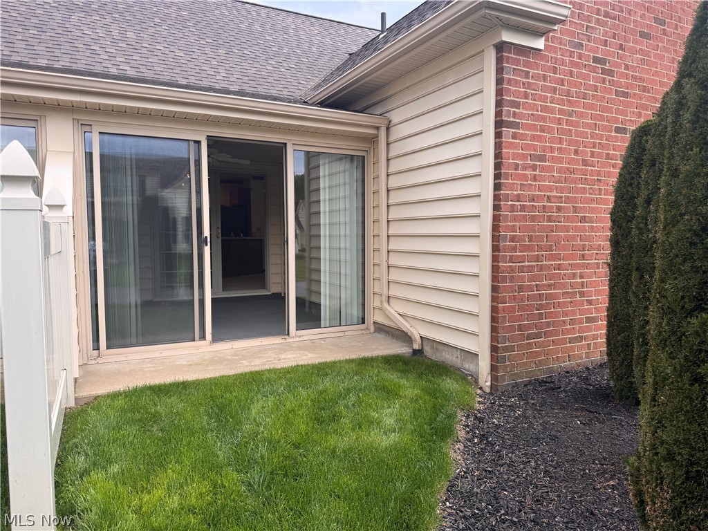 216 Village Court Columbiana OH 44408