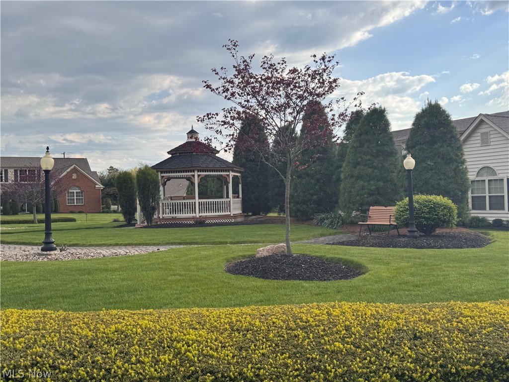 216 Village Court Columbiana OH 44408