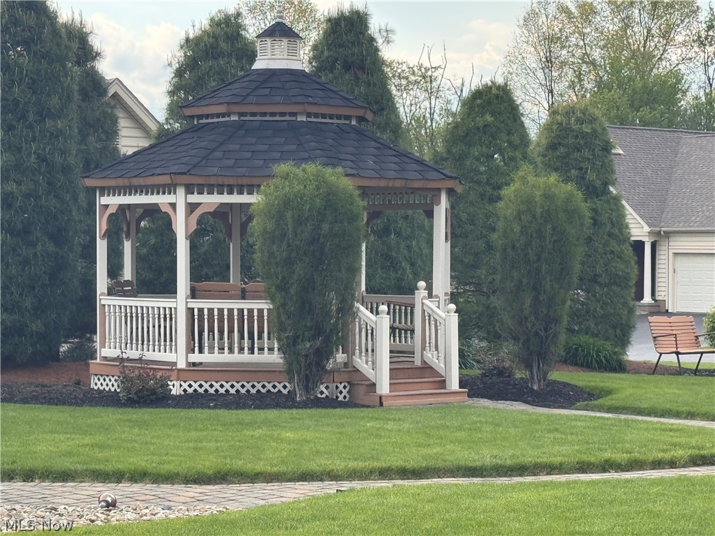 216 Village Court Columbiana OH 44408