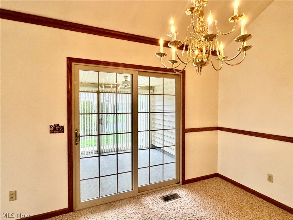 216 Village Court Columbiana OH 44408