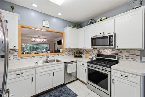 6853 Savannah Drive North Ridgeville OH 44039