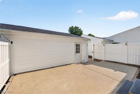 2040 Carlile Drive Uniontown OH 44685