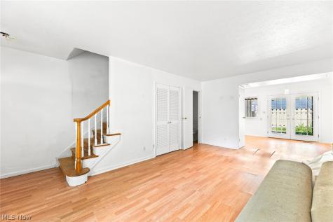 62 Menlo Park Drive Akron OH 44313