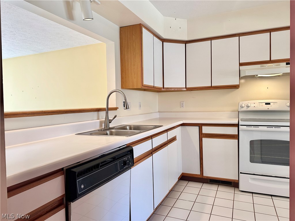 7679 Creekwood Drive North Royalton OH 44133