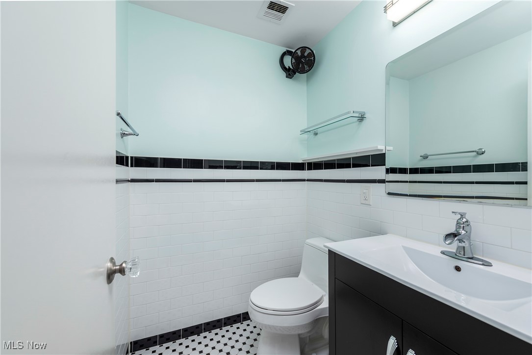 10301 Lake Avenue Cleveland OH 44102