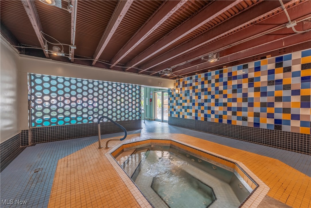 10301 Lake Avenue Cleveland OH 44102