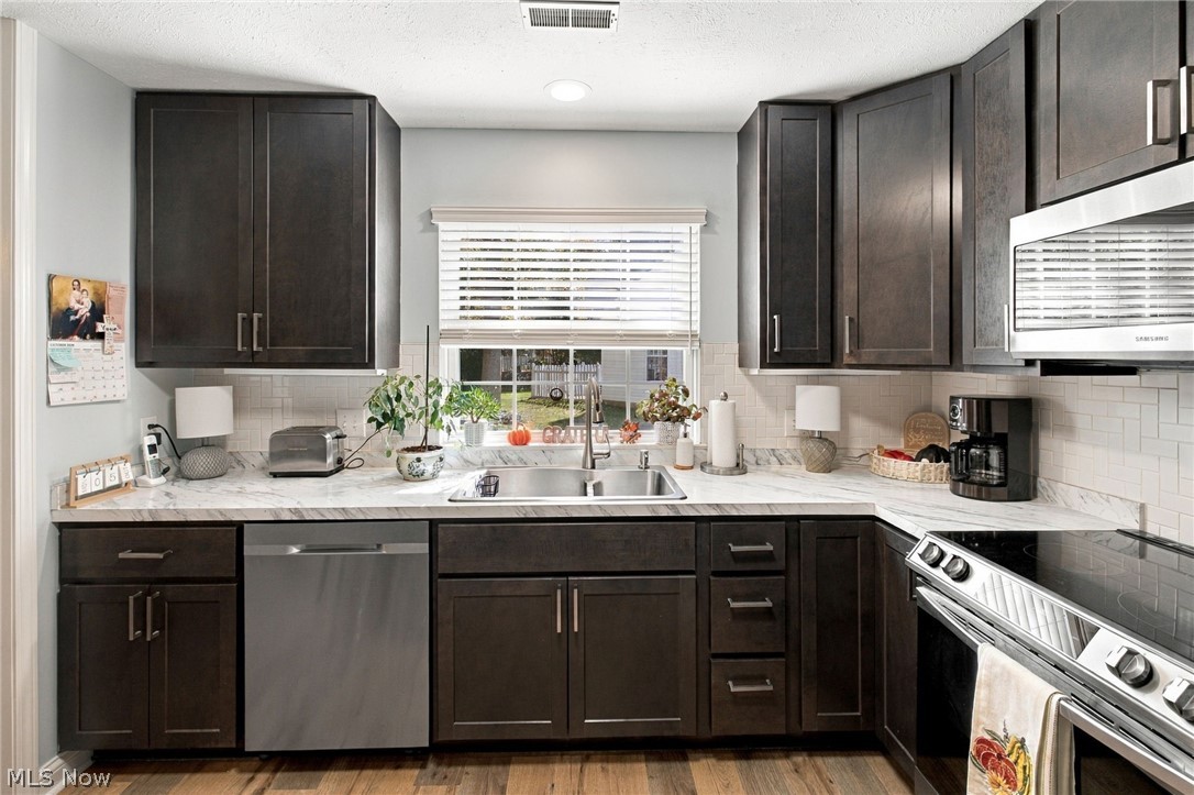 208 Lavender Lane Madison OH 44057