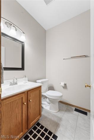 2423 Charing Cross Road NW Canton OH 44708