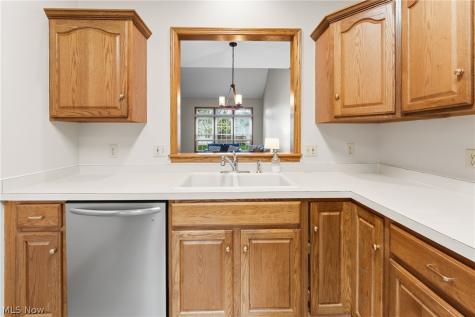 2423 Charing Cross Road NW Canton OH 44708