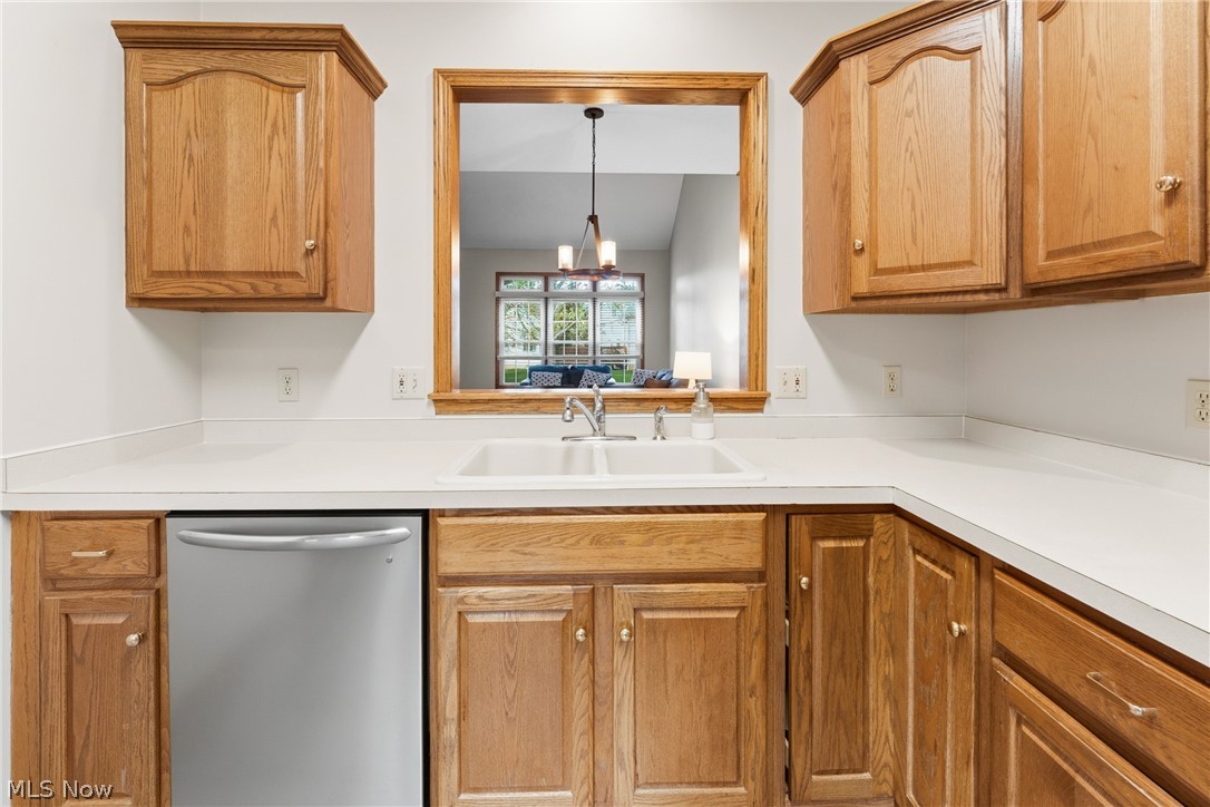 2423 Charing Cross Road NW Canton OH 44708