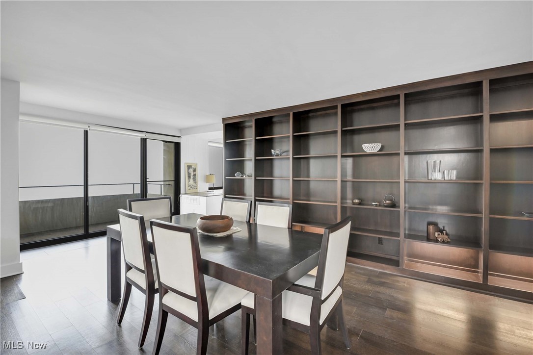 2 Bratenahl Place Bratenahl OH 44108