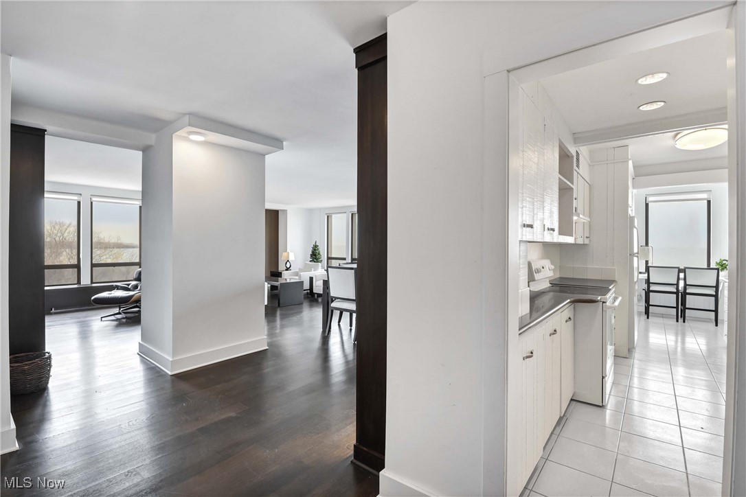 2 Bratenahl Place Bratenahl OH 44108