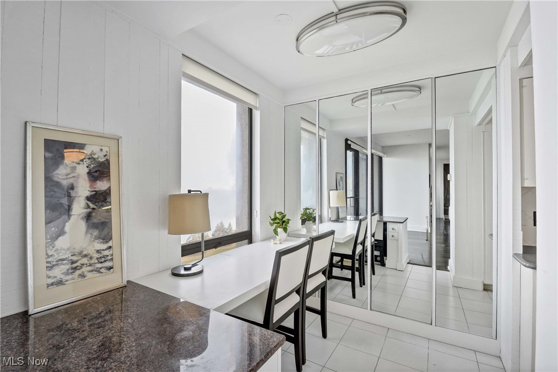 2 Bratenahl Place Bratenahl OH 44108