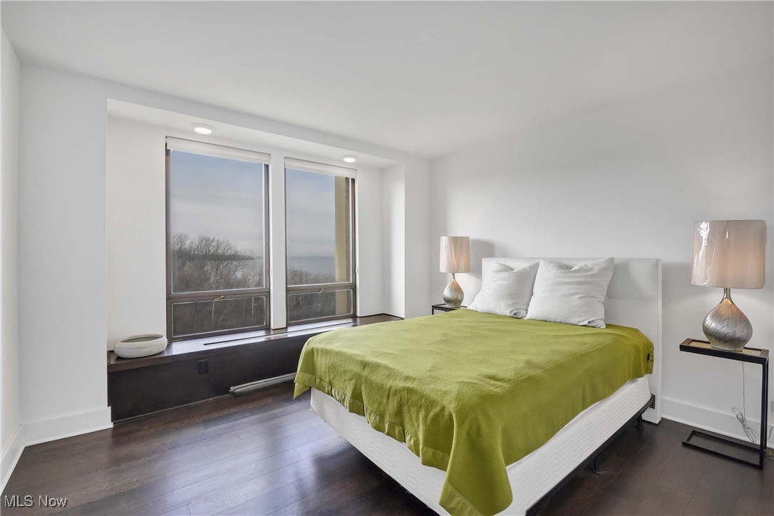 2 Bratenahl Place Bratenahl OH 44108