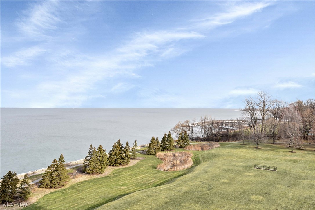 2 Bratenahl Place Bratenahl OH 44108