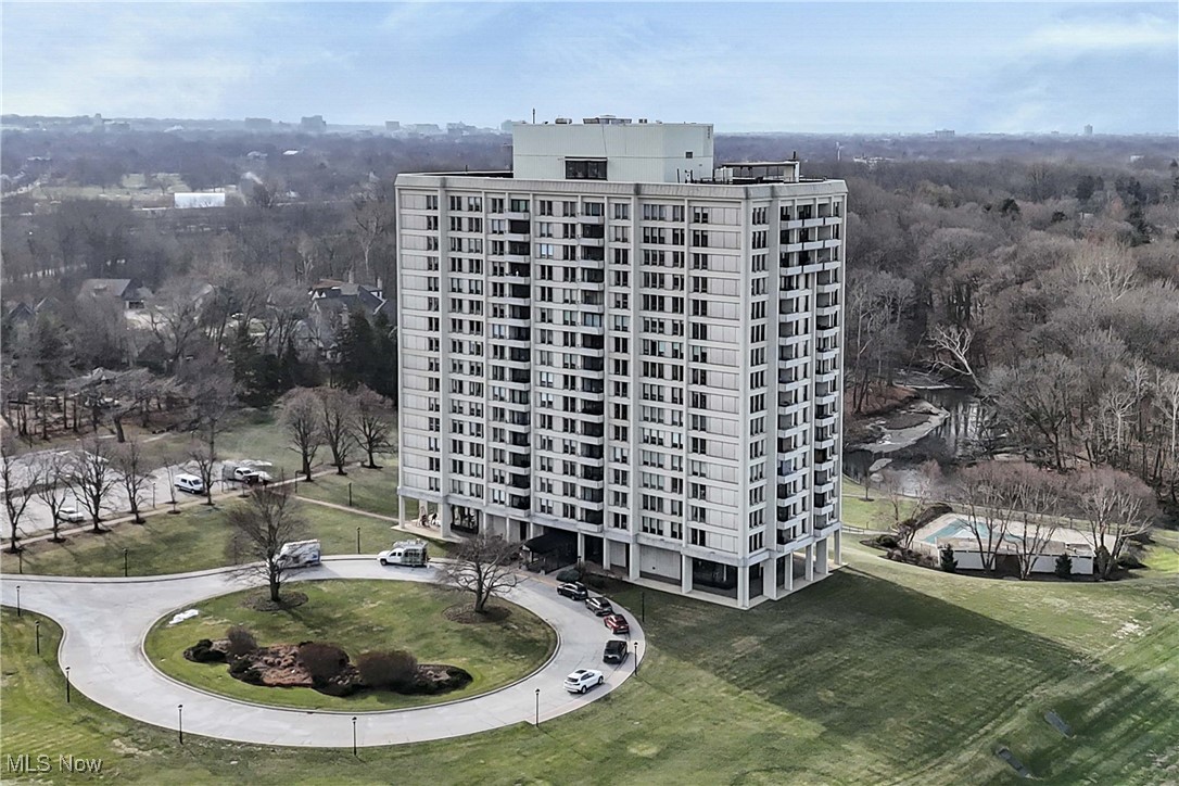 2 Bratenahl Place Bratenahl OH 44108