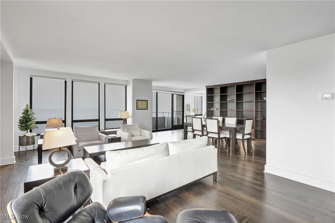 2 Bratenahl Place Bratenahl OH 44108