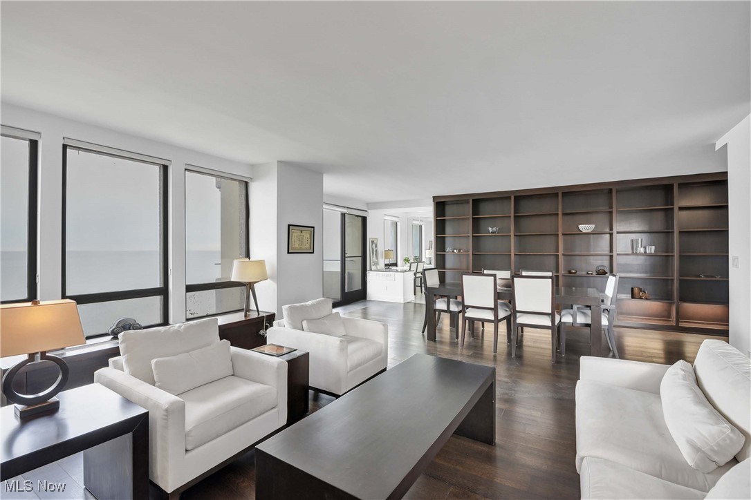 2 Bratenahl Place Bratenahl OH 44108