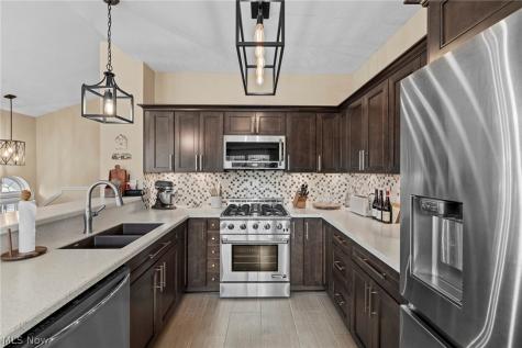 288 Woodhaven Drive Copley OH 44321