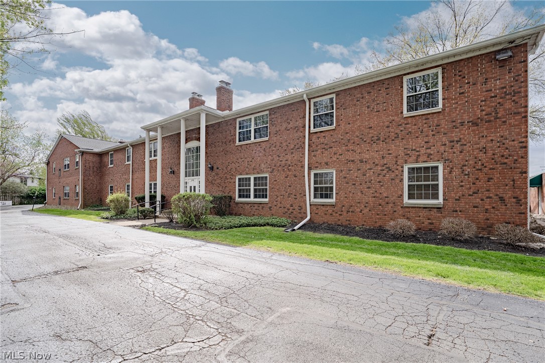 2720 Pease Drive Rocky River OH 44116
