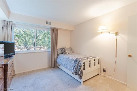 925 Canyon View Road Northfield OH 44067