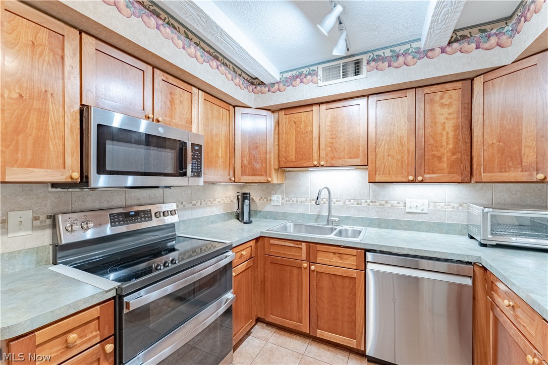 925 Canyon View Road Northfield OH 44067