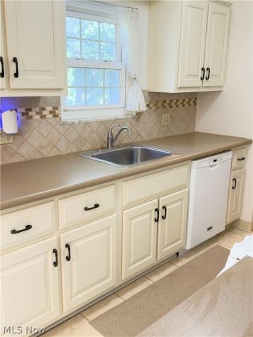 157 Drury Lane Mayfield Heights OH 44124