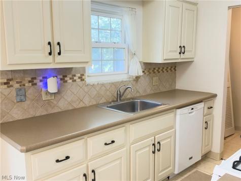 157 Drury Lane Mayfield Heights OH 44124