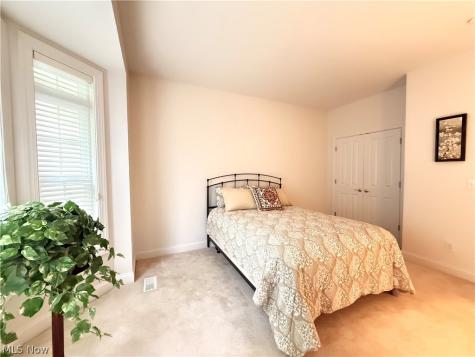 370 Rosebury Court Mayfield Heights OH 44124