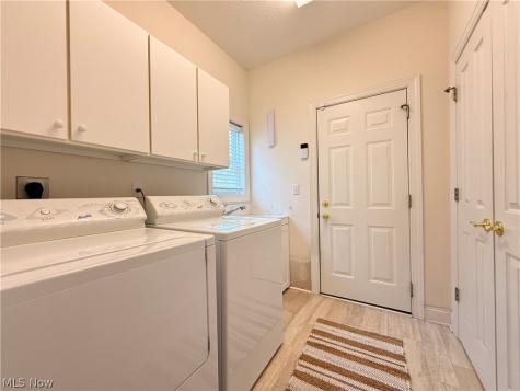 370 Rosebury Court Mayfield Heights OH 44124